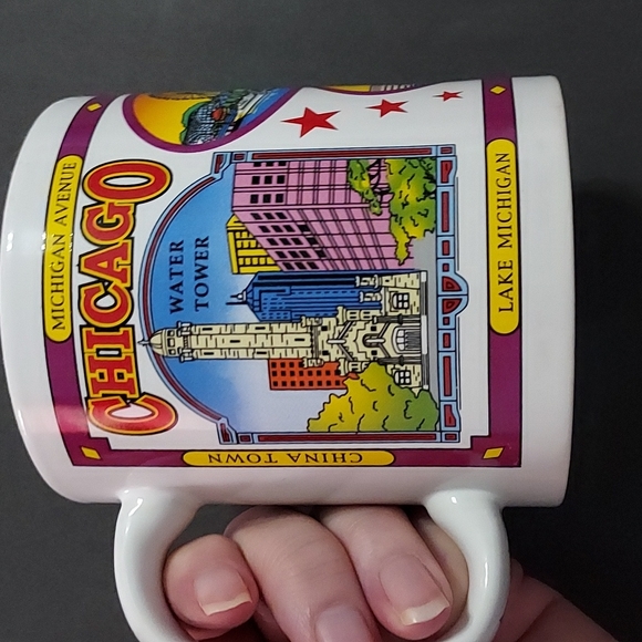 Chicago Tourist Mug, 3 7/8inHx3 1/4in.W mouth of Mug. Multicolors, vibrant color - Picture 3 of 6